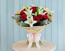 Букет цветов из:  Лилии и Розы в Уразово