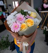 Букет цветов из:  Герберы, Розы и Хризантемы в Уразово