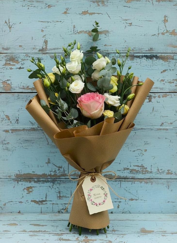 Букет цветов из: Розы и Лизиантусы в Уразово