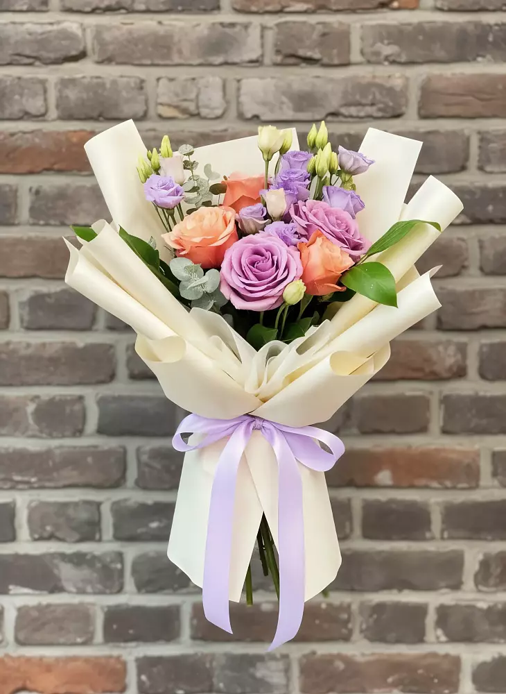 Букет цветов из: Лизиантусы и Розы в Уразово