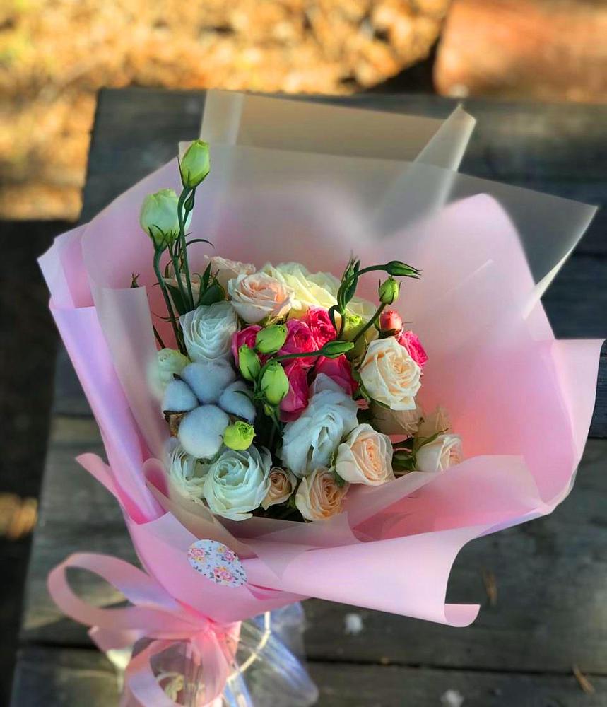 Букет цветов из: Розы и Лизиантусы в Уразово