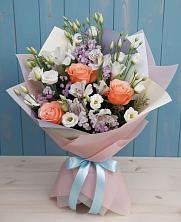 Букет цветов из:  Лизиантусы, Розы, Альстромерии и Гипсофила в Уразово